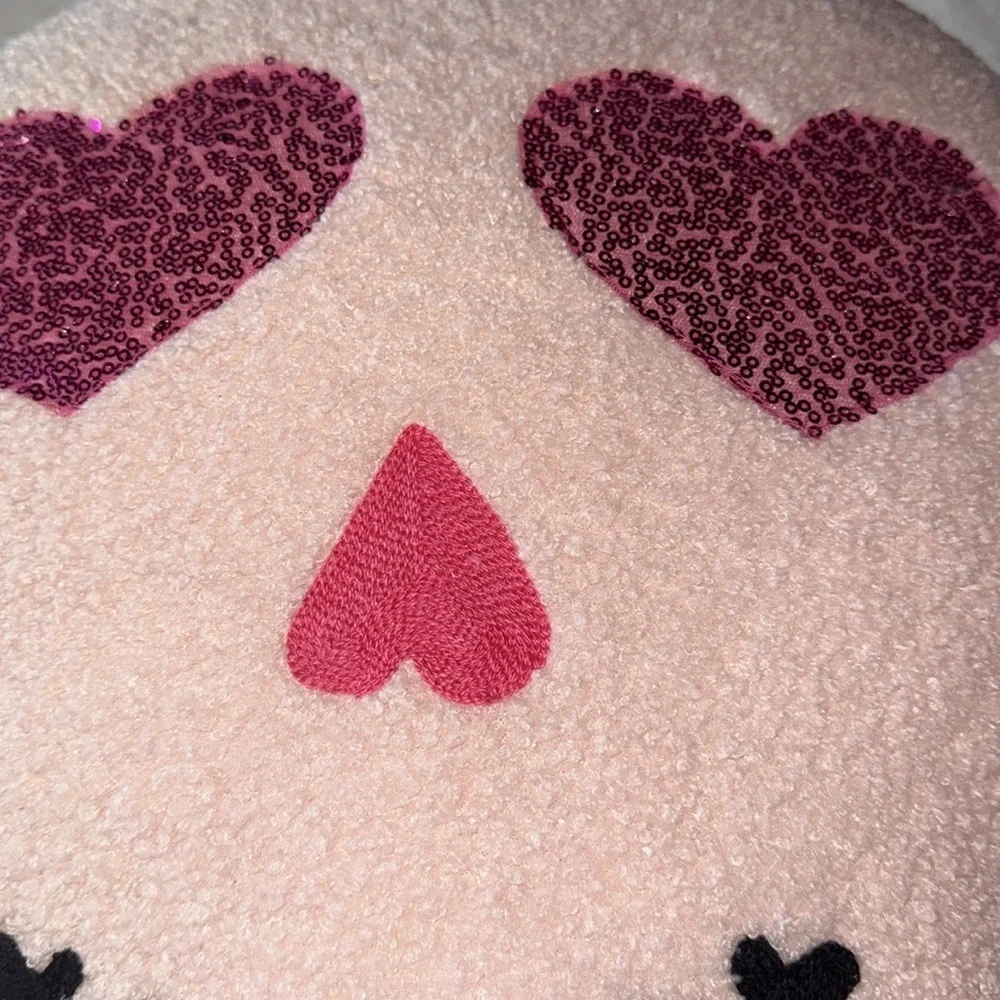🩷☠️Pink heart eyes Skull Head Pillow Halloween Skeleton Tiktok Viral NWT 🩷☠️